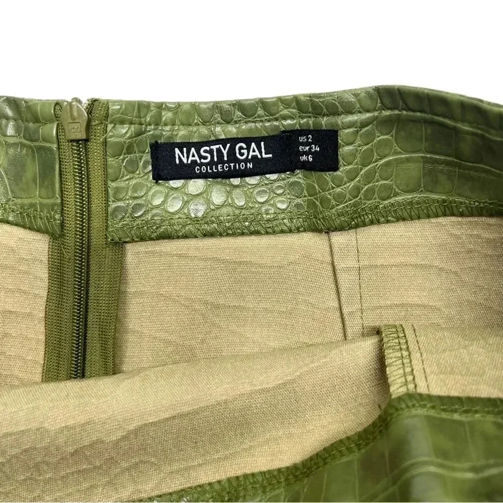 {Nasty Gal} 
